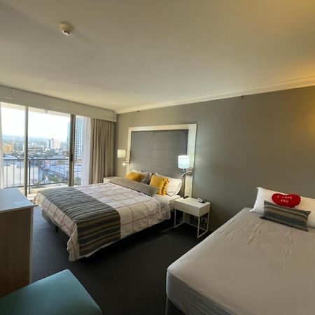 Luxury Apartment & Ocean View In Surfers Paradise ゴールドコースト エクステリア 写真