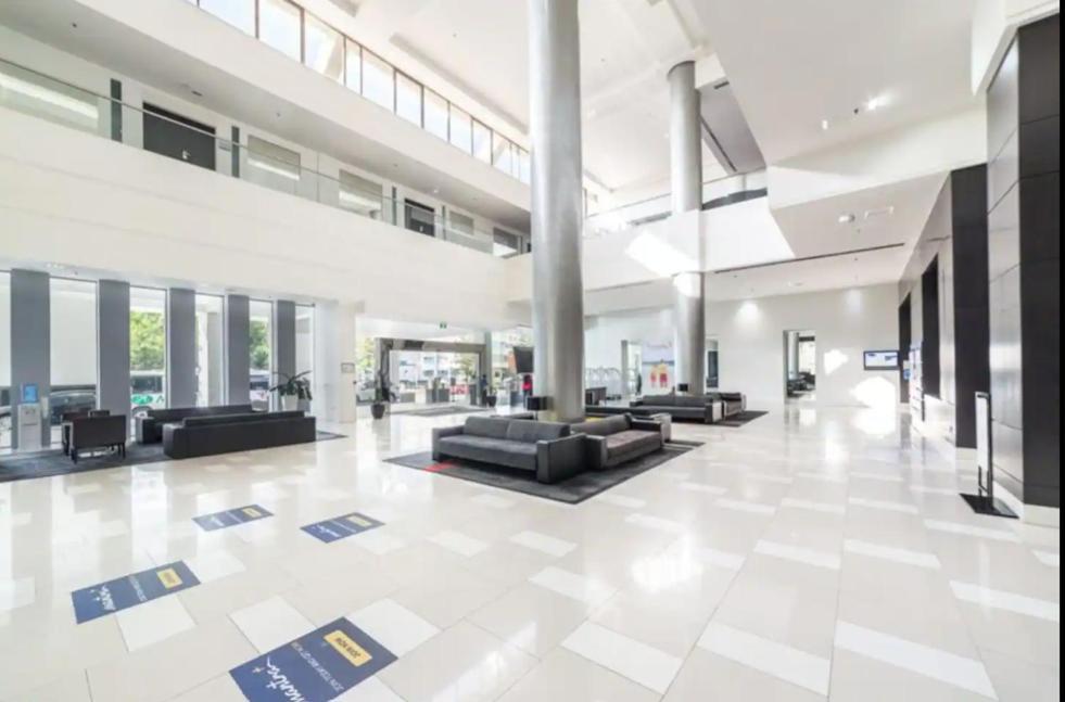 Luxury Apartment & Ocean View In Surfers Paradise ゴールドコースト エクステリア 写真